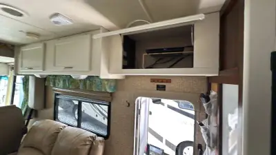 2016 Coachmen Pursuit 33 BH photo 40