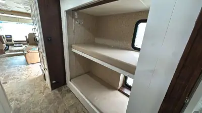 2016 Coachmen Pursuit 33 BH photo 25