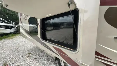 2016 Coachmen Pursuit 33 BH photo 7
