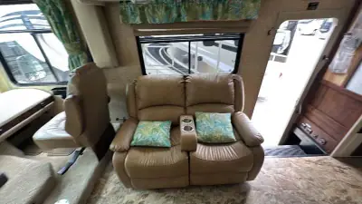 2016 Coachmen Pursuit 33 BH photo 17