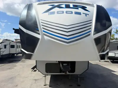 2022 Xlr By Forest River XLR Boost Fifth Wheel TH 36TSX16 photo 4