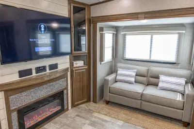 2020 Forest River Rockwood Ultra Lite 2898KS photo 19