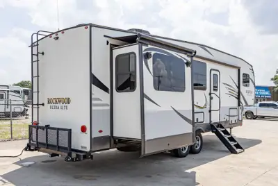 2020 Forest River Rockwood Ultra Lite 2898KS photo 4
