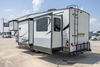 2020 Forest River Rockwood Ultra Lite 2898KS photo 5