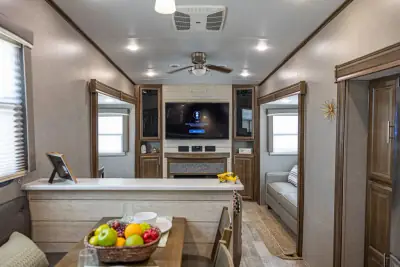 2020 Forest River Rockwood Ultra Lite 2898KS photo 15