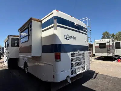 2001 Fleetwood DISCOVERY 37U photo 6