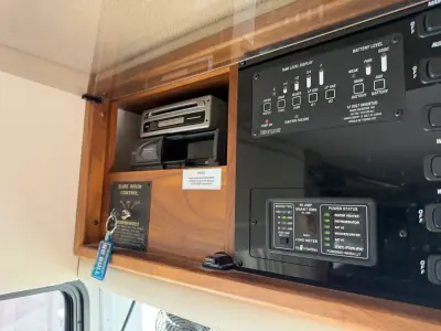 2001 Fleetwood DISCOVERY 37U photo 13