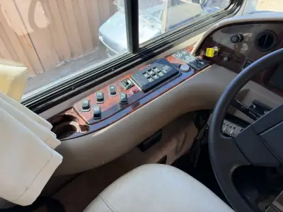 2001 Fleetwood DISCOVERY 37U photo 12