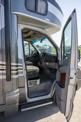 2010 Winnebago View 24J photo 14