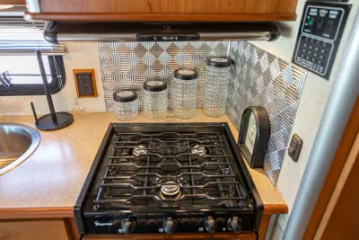 2010 Winnebago View 24J photo 21
