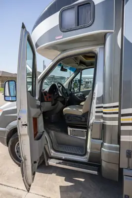 2010 Winnebago View 24J photo 13