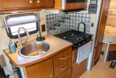 2010 Winnebago View 24J photo 19