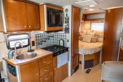 2010 Winnebago View 24J photo 16