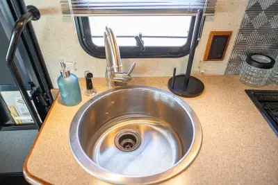 2010 Winnebago View 24J photo 20