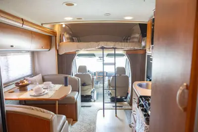 2010 Winnebago View 24J photo 32