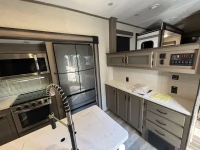2023 Coachmen CHAPARRAL 334FL photo 10