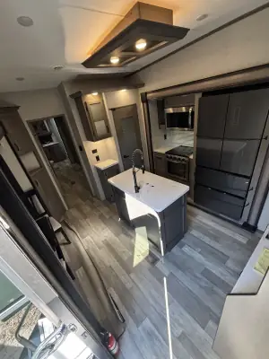 2023 Coachmen CHAPARRAL 334FL photo 9