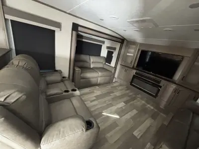 2023 Coachmen CHAPARRAL 334FL photo 2