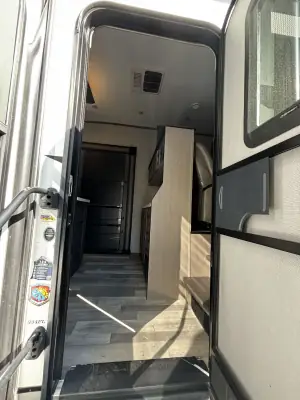 2023 Coachmen CHAPARRAL 334FL photo 5