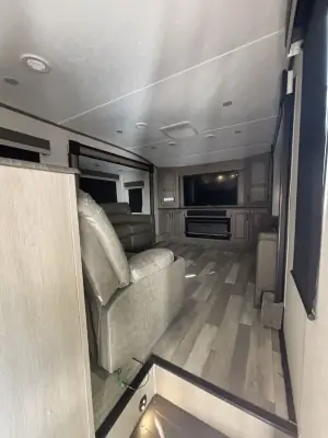 2023 Coachmen CHAPARRAL 334FL photo 6