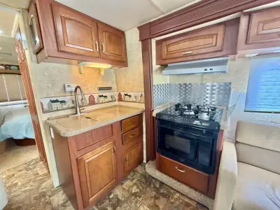 2011 Jayco Melbourne Series 29D photo 26