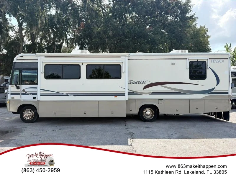 2004 Itasca Sunrise Series 34D Workhorse exterior