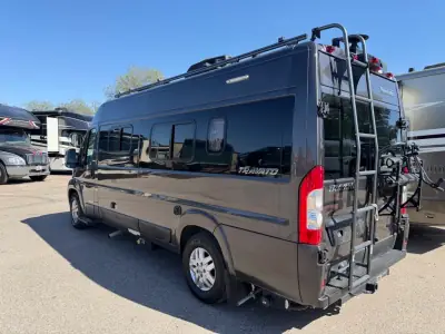 2022 Winnebago TRAVATO 59K photo 3