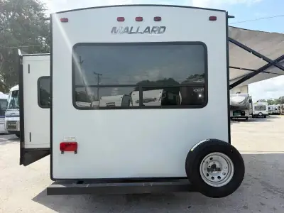 2017 Heartland Mallard M27 photo 6
