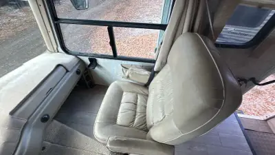 2006 National Sea Breeze Series 8311LX Ford photo 9