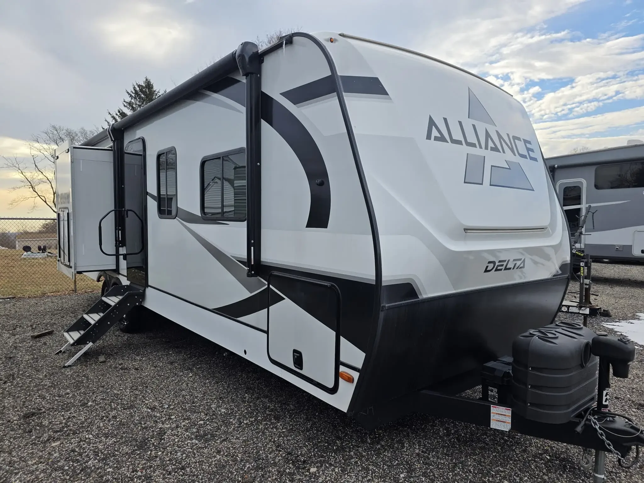2024 Alliance Delta 294RK exterior