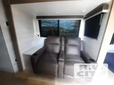 2027 Jayco Jay Flight 200MKSW photo 4