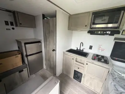 2027 Sunset Park SUNLITE LTD 13BD photo 6