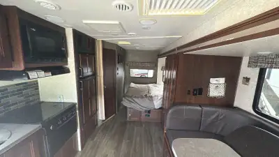 2017 Sunseeker By Forest River Sunseeker Mercedes Benz Series 2400W photo 36
