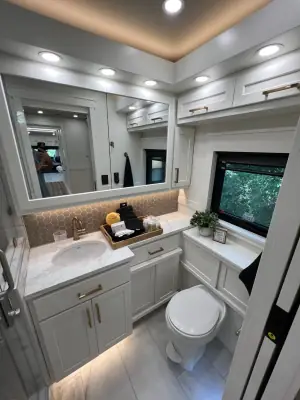 2027 Showhauler Adventure A4502 A4502 photo 8