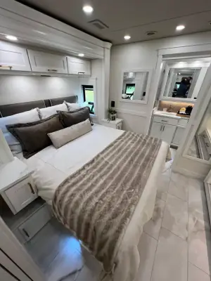 2027 Showhauler Adventure A4502 A4502 photo 9