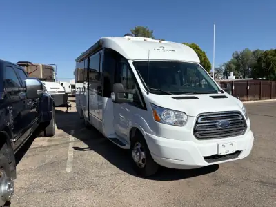 2020 Leisure Travel WONDER W24FTB