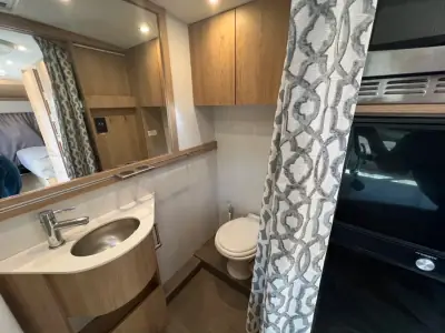 2020 Leisure Travel WONDER W24FTB photo 18