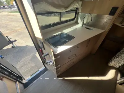 2020 Leisure Travel WONDER W24FTB photo 14