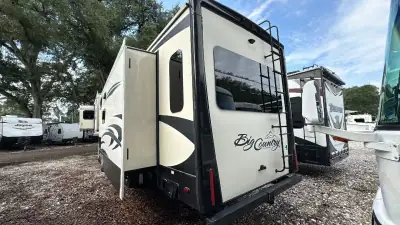 2018 Heartland Big Country Fifth Wheel 3560SS photo 7