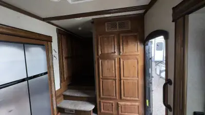2018 Heartland Big Country Fifth Wheel 3560SS photo 17