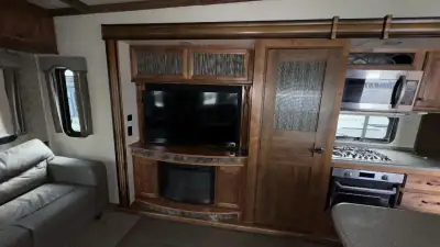 2018 Heartland Big Country Fifth Wheel 3560SS photo 15