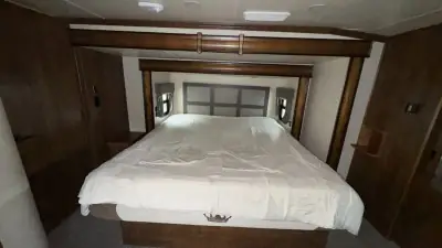 2018 Heartland Big Country Fifth Wheel 3560SS photo 22