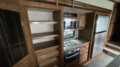 2018 Heartland Big Country Fifth Wheel 3560SS photo 36