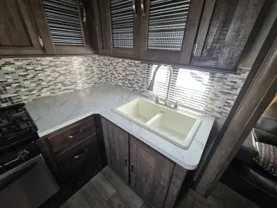 2017 Forest River Vibe Extreme Lite 258RKS photo 16