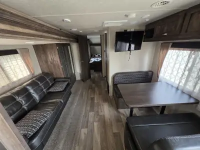 2017 Forest River Vibe Extreme Lite 258RKS photo 7