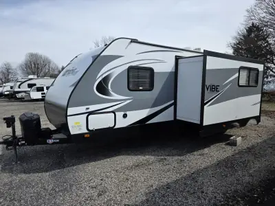 2017 Forest River Vibe Extreme Lite 258RKS photo 2