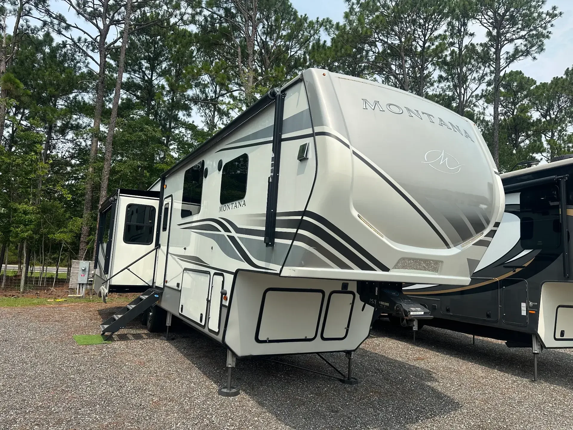 2022 Keystone KEYSTONE MONTANA 3231CK exterior