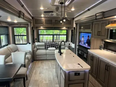 2022 Keystone KEYSTONE MONTANA 3231CK photo 5