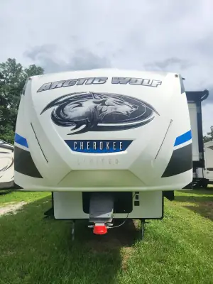 2019 Forest River ARCTIC WOLF 315TBH8 photo 2