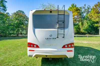 2024 Leisure Travel Unity U24MB photo 4